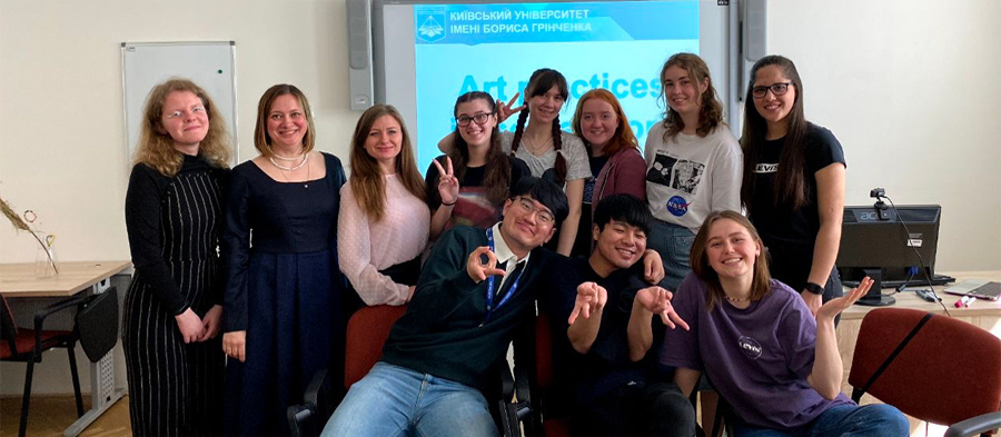 The students and academicians from Borys Grinchenko Kyiv University are together at FSS UO