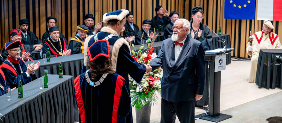 Slavnostní vědecká rada LF&nbsp;OU ocenila osobnosti, vědu i&nbsp;studentské úspěchy